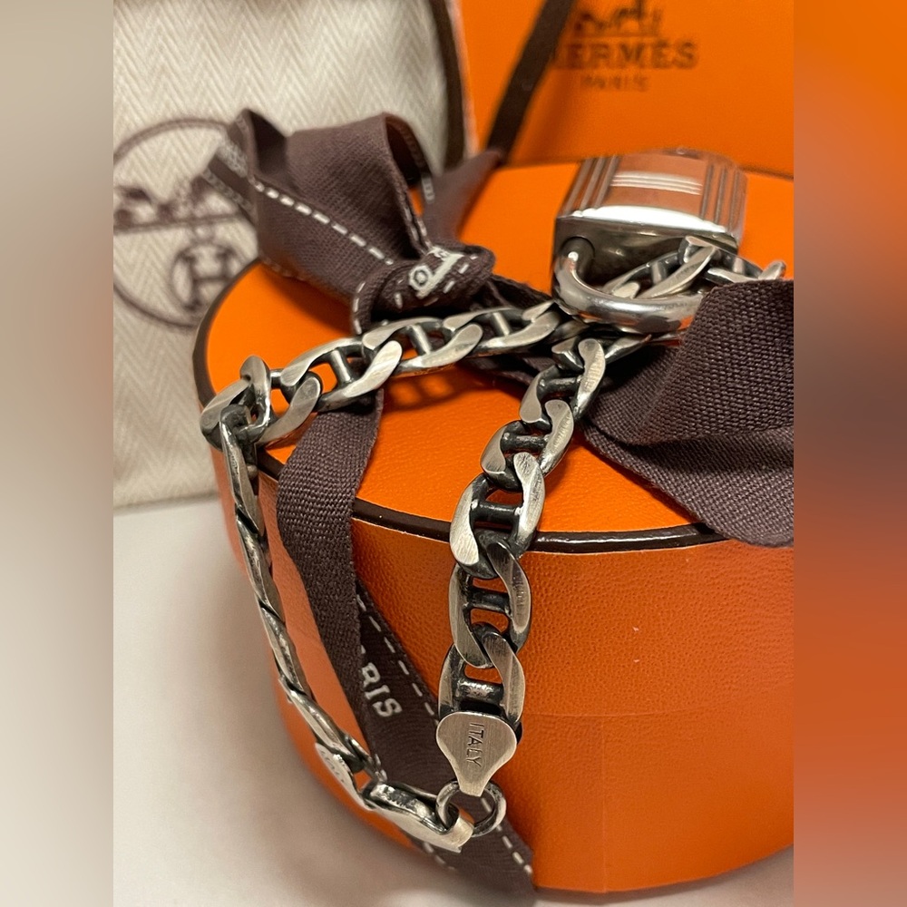 AUTHENTIC Hermes palladium lock and key:
Sterling silver bracelet - Picture 14 of 15